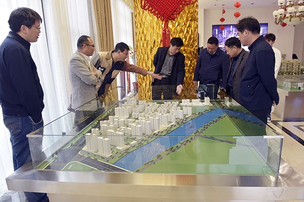 農(nóng)場公司組織到六合區(qū)考察城鄉(xiāng)掛鉤建設(shè)項(xiàng)目