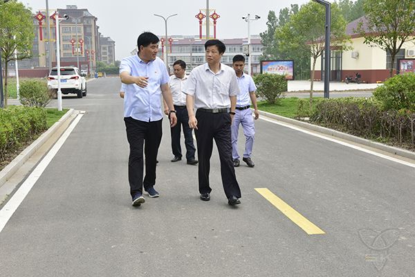 白馬湖組織城鄉(xiāng)建設(shè)用地增減掛鉤項(xiàng)目專題考察