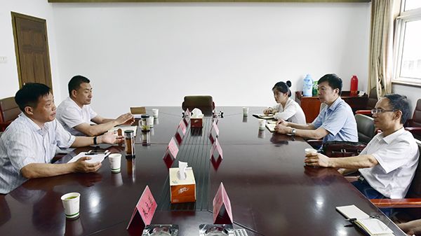 淮安市工商聯(lián)副主席陶光華一行到白馬湖走訪考察