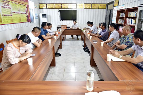 農(nóng)場公司領(lǐng)導(dǎo)深入基層充分聽取意見和建議