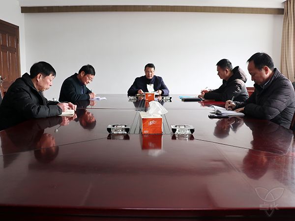 農(nóng)場公司紀(jì)委認(rèn)真?zhèn)鬟_(dá)學(xué)習(xí)中紀(jì)委四次全會精神