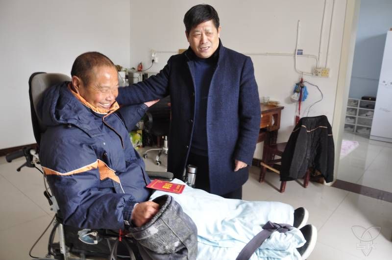 韓正光春節(jié)前夕走訪慰問(wèn)困難群眾家庭