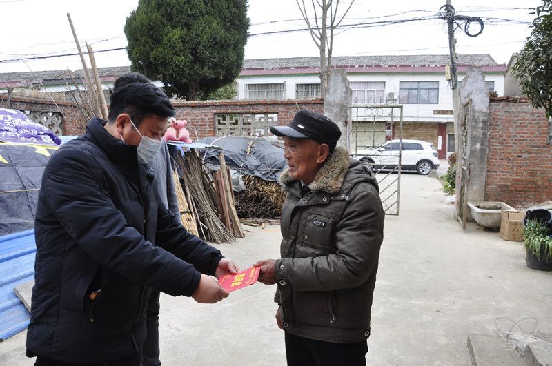 邵正林走訪慰問(wèn)部分困難家庭