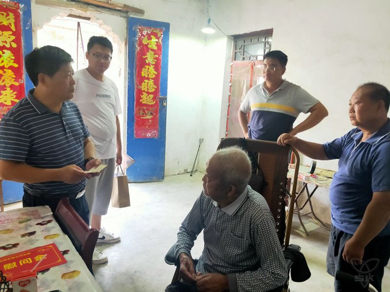 韓正光走訪慰問(wèn)部分困難黨員