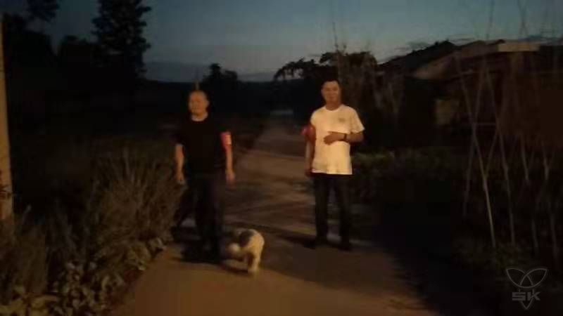 健康居委會(huì)積極組織開(kāi)展黨員平安夜巡活動(dòng)