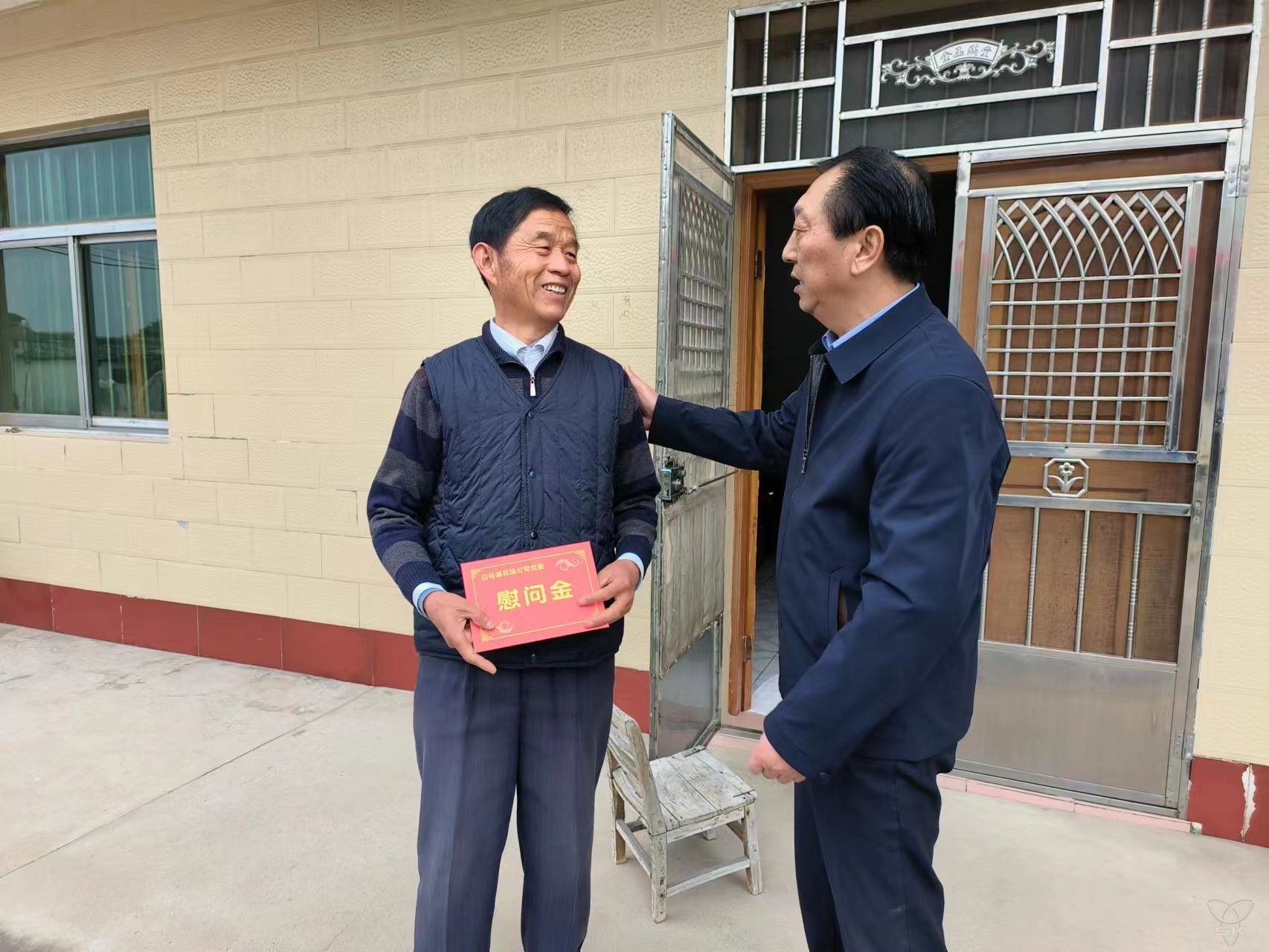 韓樹明走訪慰問部分困難黨員群眾