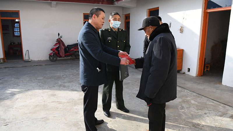 農(nóng)場公司慰問兩名抗美援朝老軍人