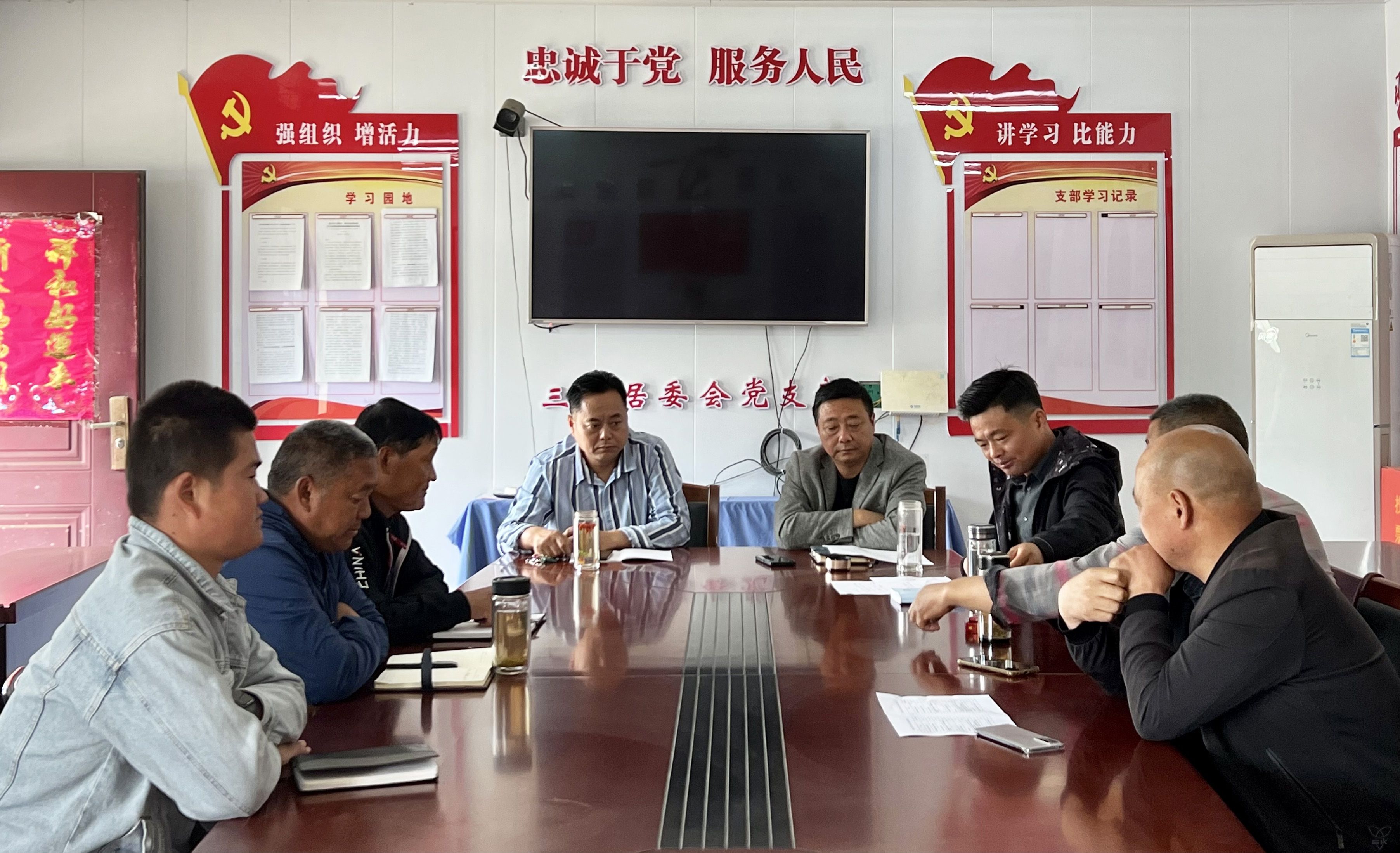 第三生產(chǎn)區(qū)召開三夏農(nóng)機(jī)作業(yè)會議