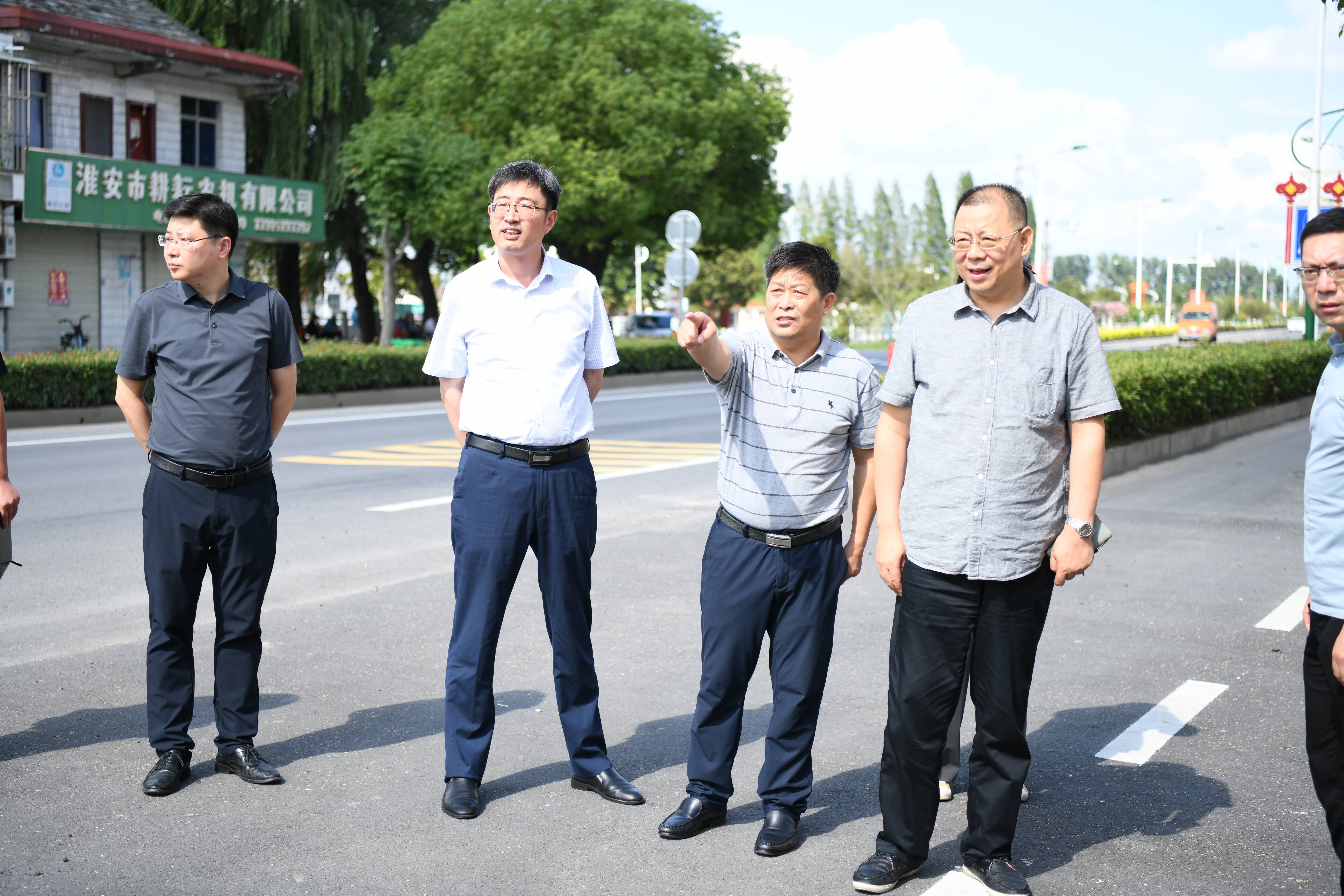 集團社會事業(yè)部來農場公司檢查指導社會事業(yè)項目建設工作