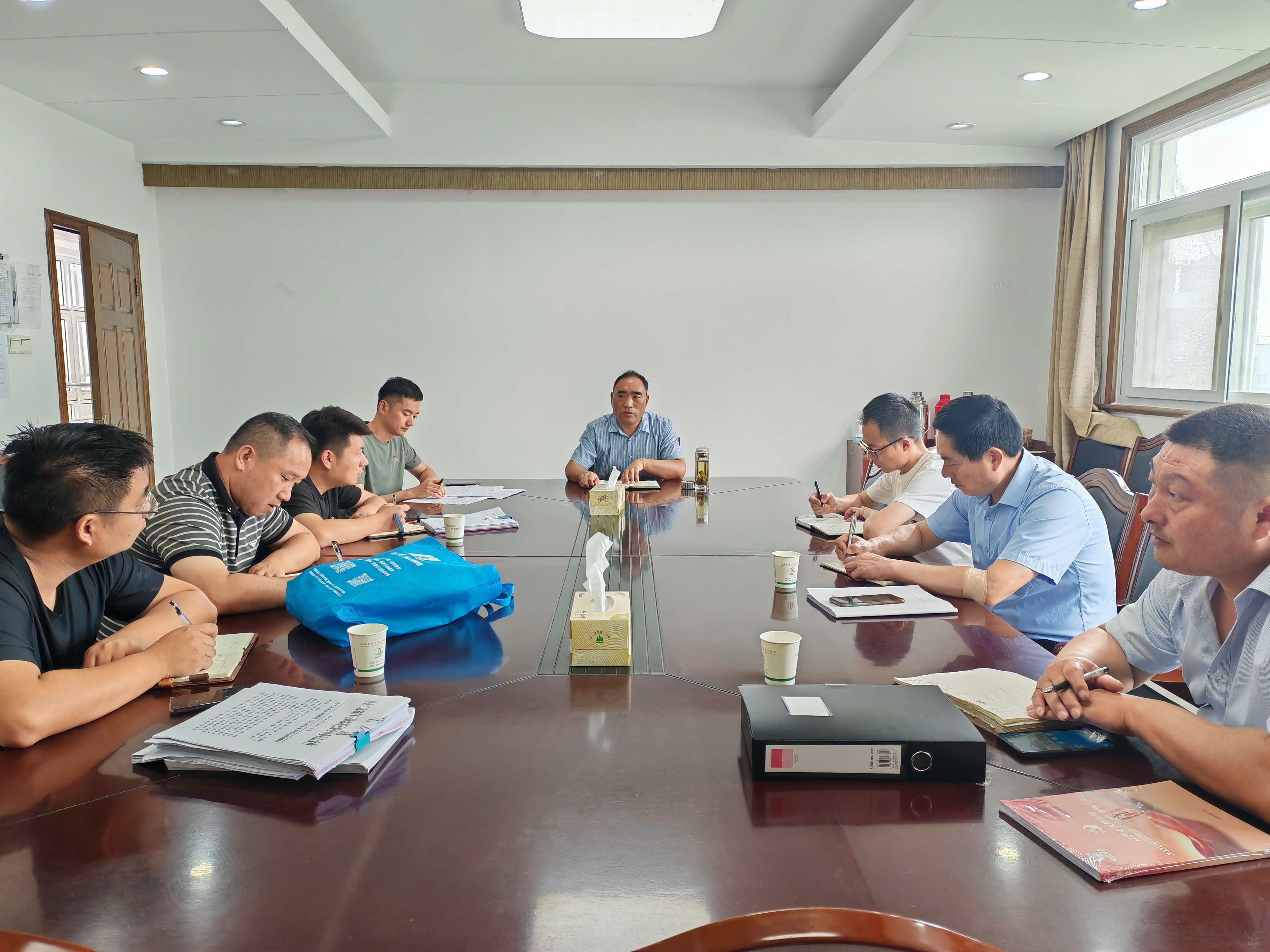 農(nóng)場公司組織開展上半年黨務(wù)工作專項(xiàng)督查