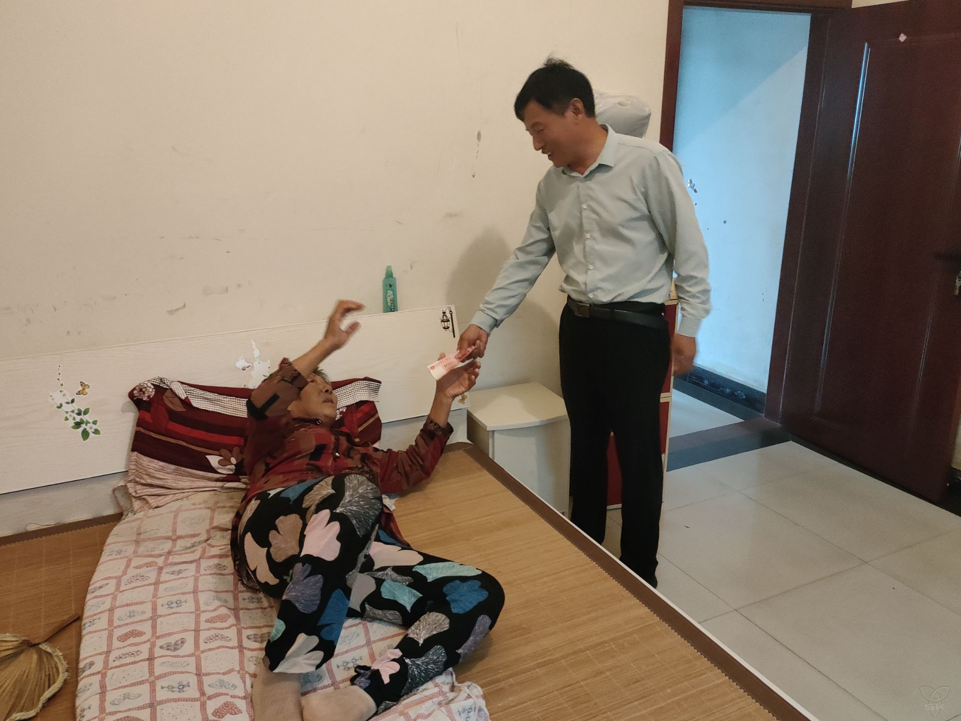王莊居委會：關(guān)愛空巢老人 傳遞組織溫暖