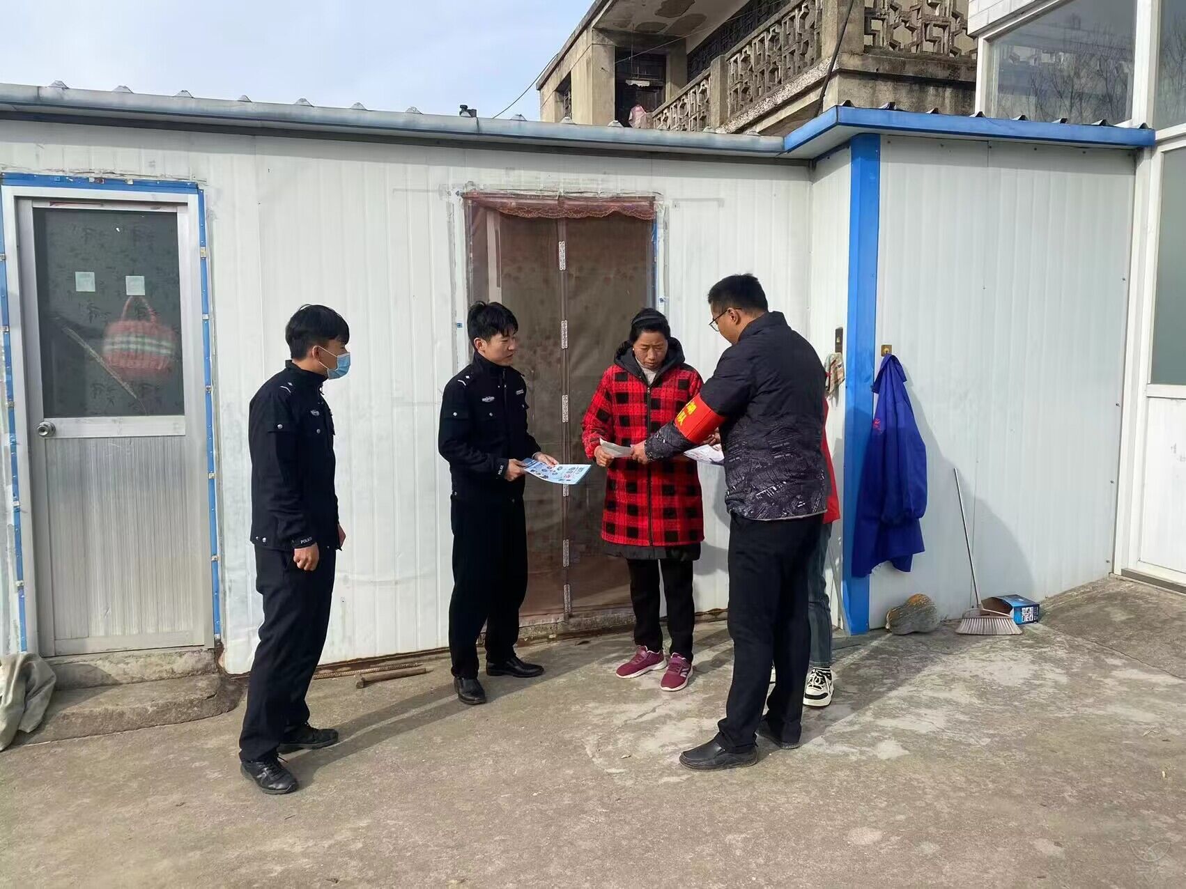 于莊居委會(huì)開(kāi)展“網(wǎng)絡(luò)安全防詐騙 守住自己錢(qián)袋子”主題防詐宣傳活動(dòng)