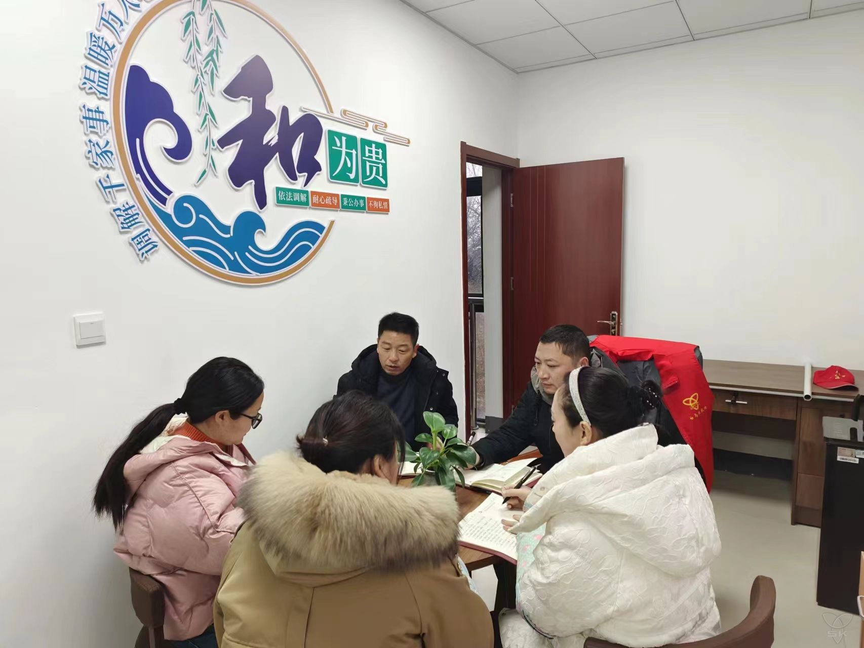 力學(xué)篤行丨裕源居委會(huì)組織黨政干部理論學(xué)習(xí)班分組討論
