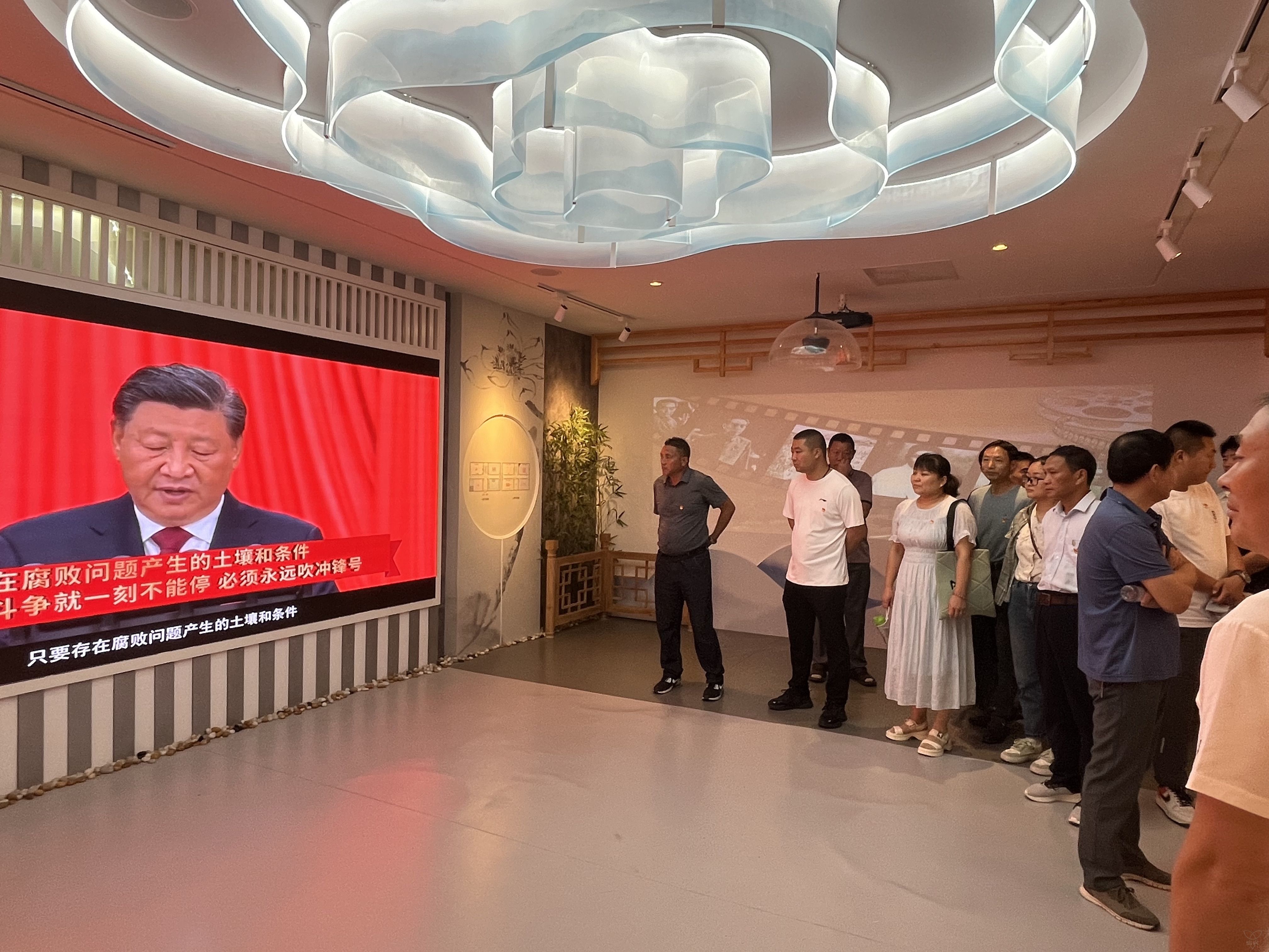 社區(qū)黨總支開(kāi)展“學(xué)條例守黨紀(jì)強(qiáng)黨性”主題黨日活動(dòng)