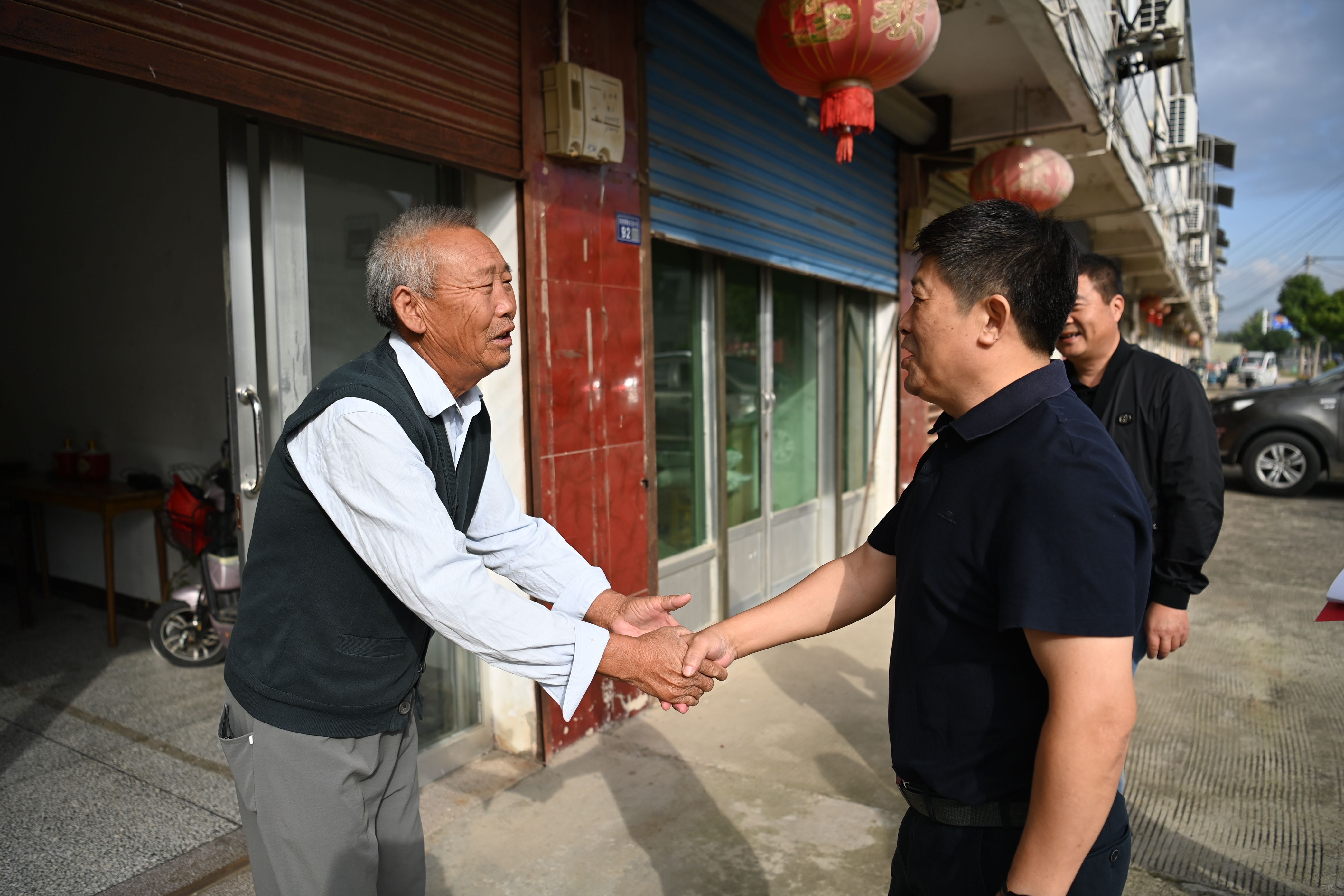 慶祝新中國成立75周年丨農(nóng)場公司黨委開展走訪慰問活動(dòng)