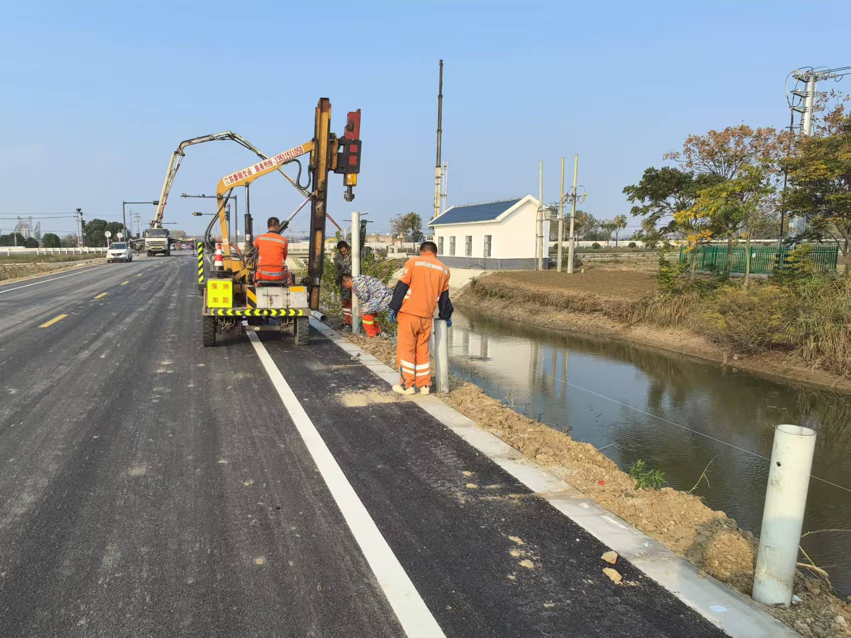社會管理科：道路有“欄” 安全無患